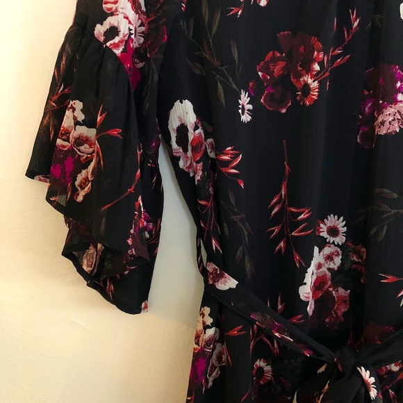 Floral Dress 💐 - Picture 4 of 5